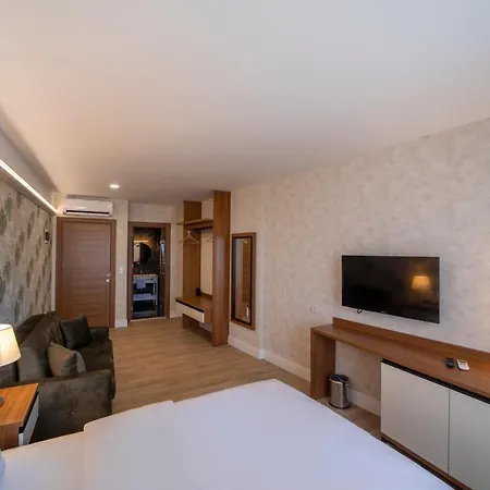Hotel Mell City *