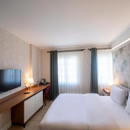 Mell City Hotel